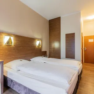 Sport- Und Tagungshotel De Poort Hotel